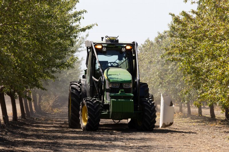 5ml autonomous tractor 01