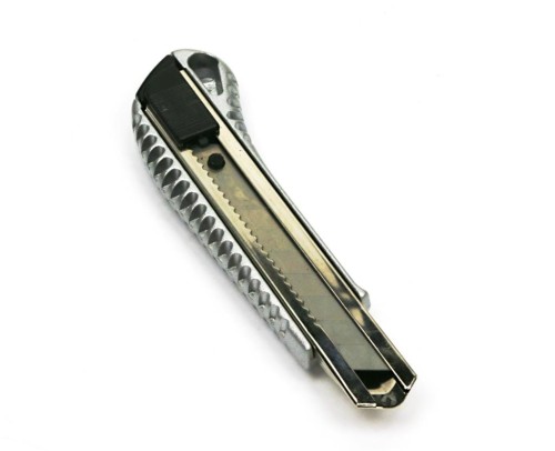 Zdjęcie główne produktu: Nożyk łamany w aluminiowej oprawie z ostrzem 18mm (sprzedawany po 24 szt)